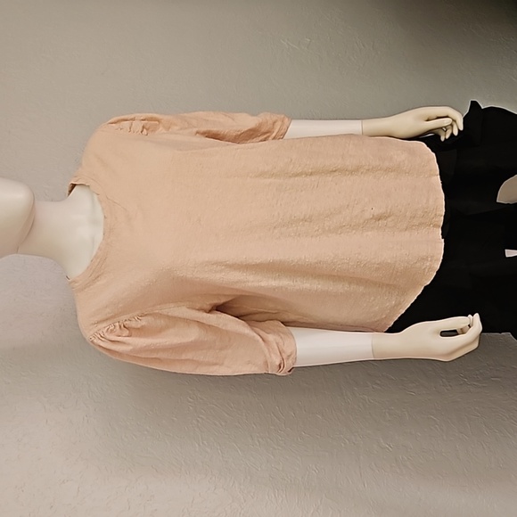 3/$30 FREE PEOPLE Creamy Light Peach Ruched Sleeve Textured Cotton Linen Top - Picture 2 of 10